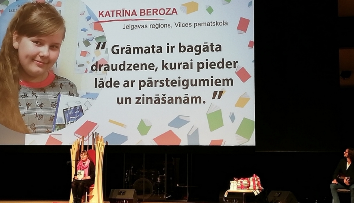 Vilces pamatskolas skolniece Katrīna Beroza pārstāvēja Jelgavas reģionu Latvijas Nacionālās skaļās lasīšanas sacensību finālā