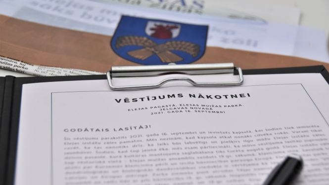 Topošajai Elejas izstāžu jaunbūvei iemūrēta kapsula ar vēstījumu nākamajām paaudzēm