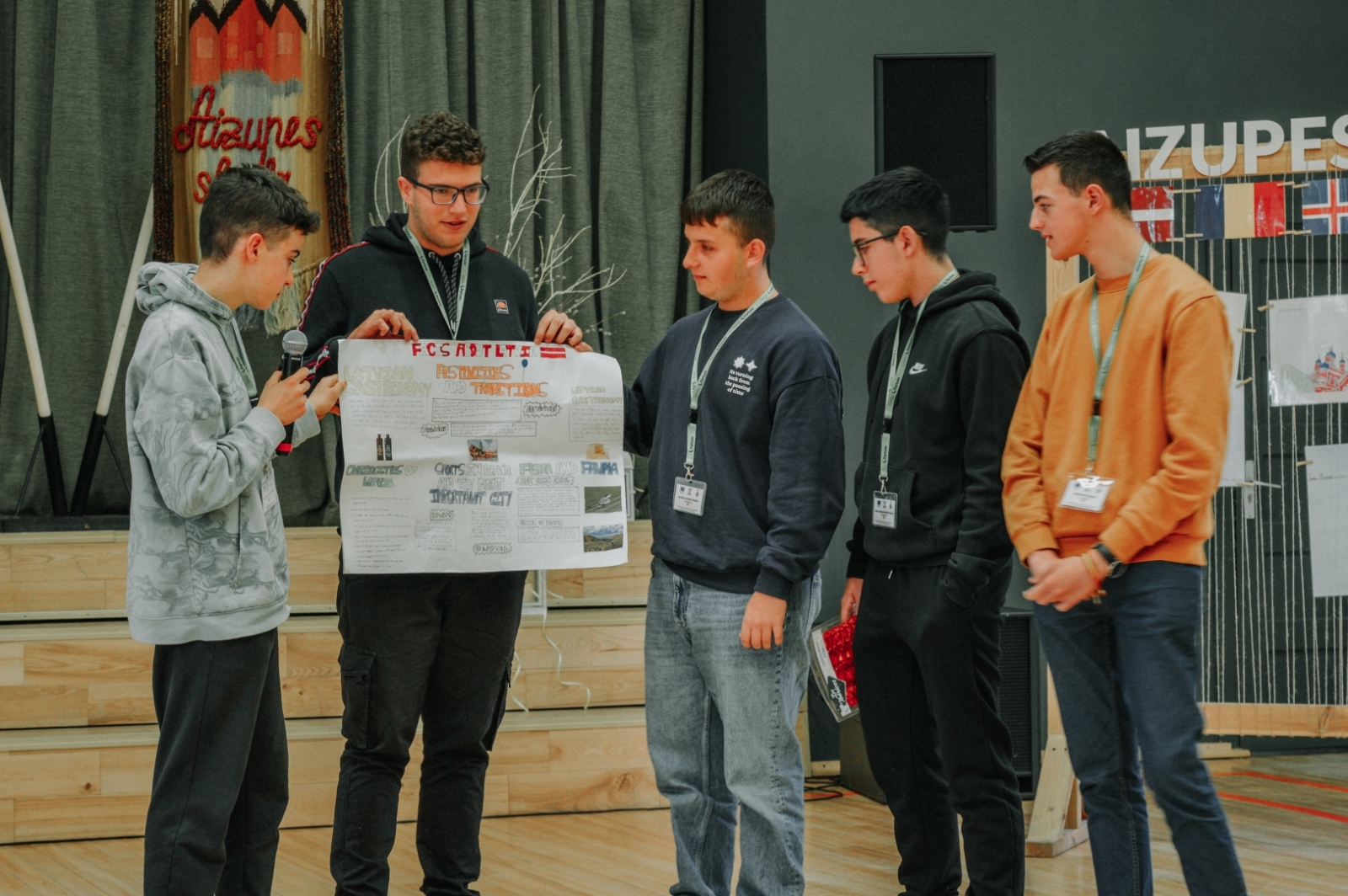 Aizupes pamatskola uzņem projekts