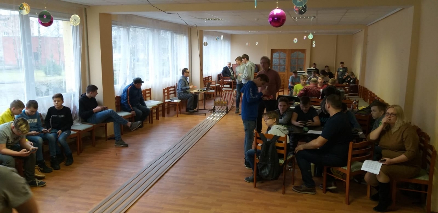 Par tradīciju Kalnciema pagasta vidusskolā kļuvusi Ripo auto "Ziemassvētku kausa" izcīņa