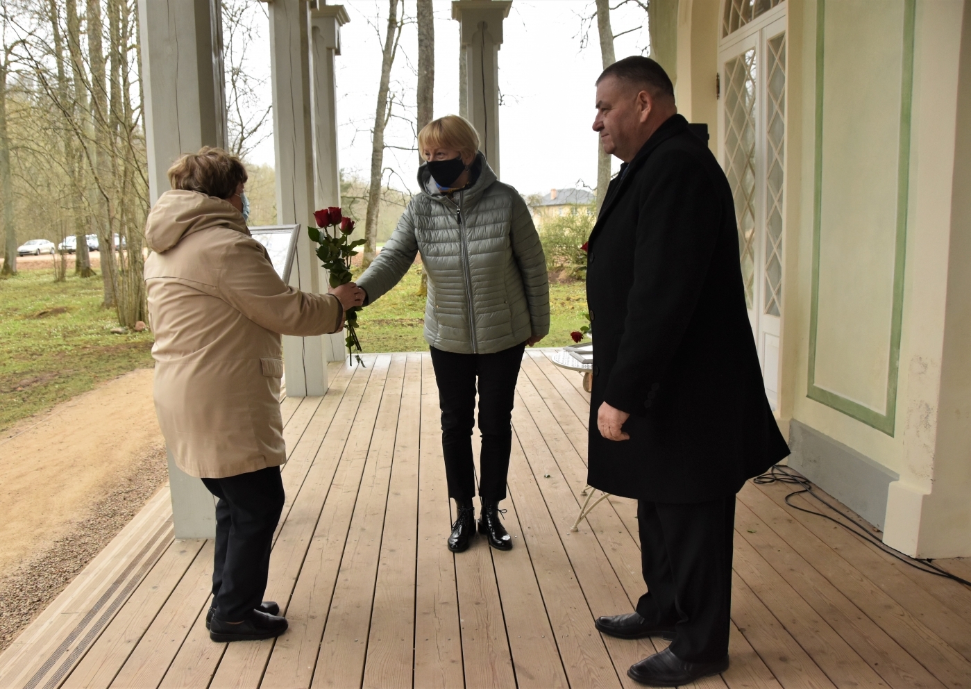 Senioru apbalvojumu pasniegšana