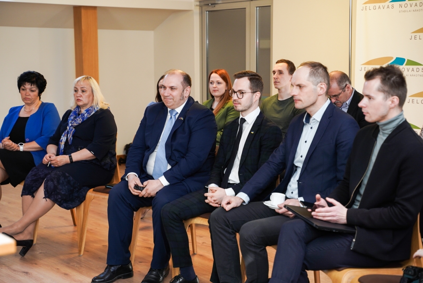 Ministrs Plešs reģionālajā darba vizītē apmeklē Jelgavas novadu