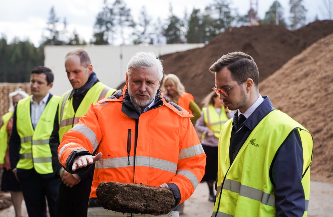 Ministrs Plešs reģionālajā darba vizītē apmeklē Jelgavas novadu
