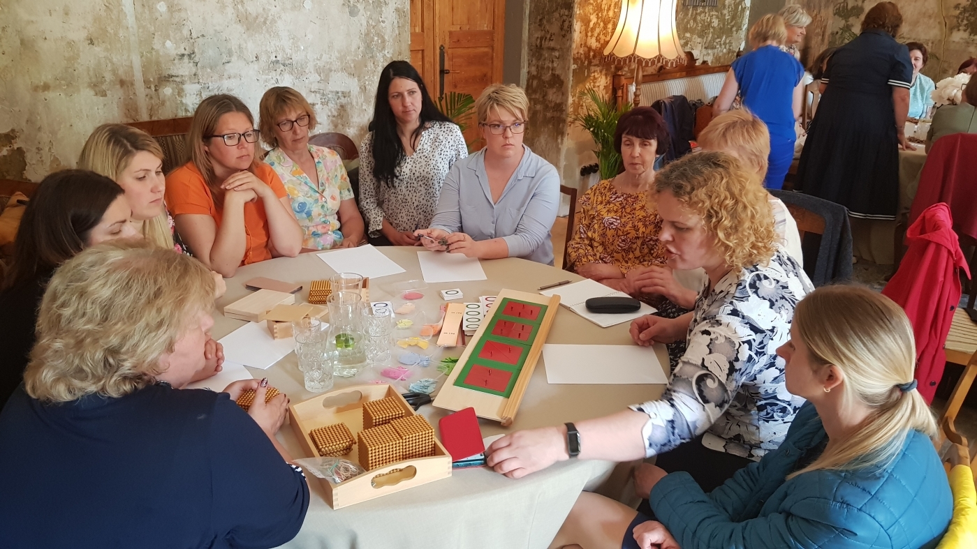 Šķibes pamatskolas skolotāji prezentē rezultātus projektā “Matemātika pamatskolas skolotājiem”
