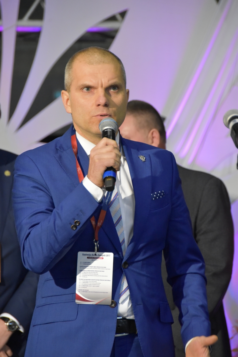 s1_12664.jpg