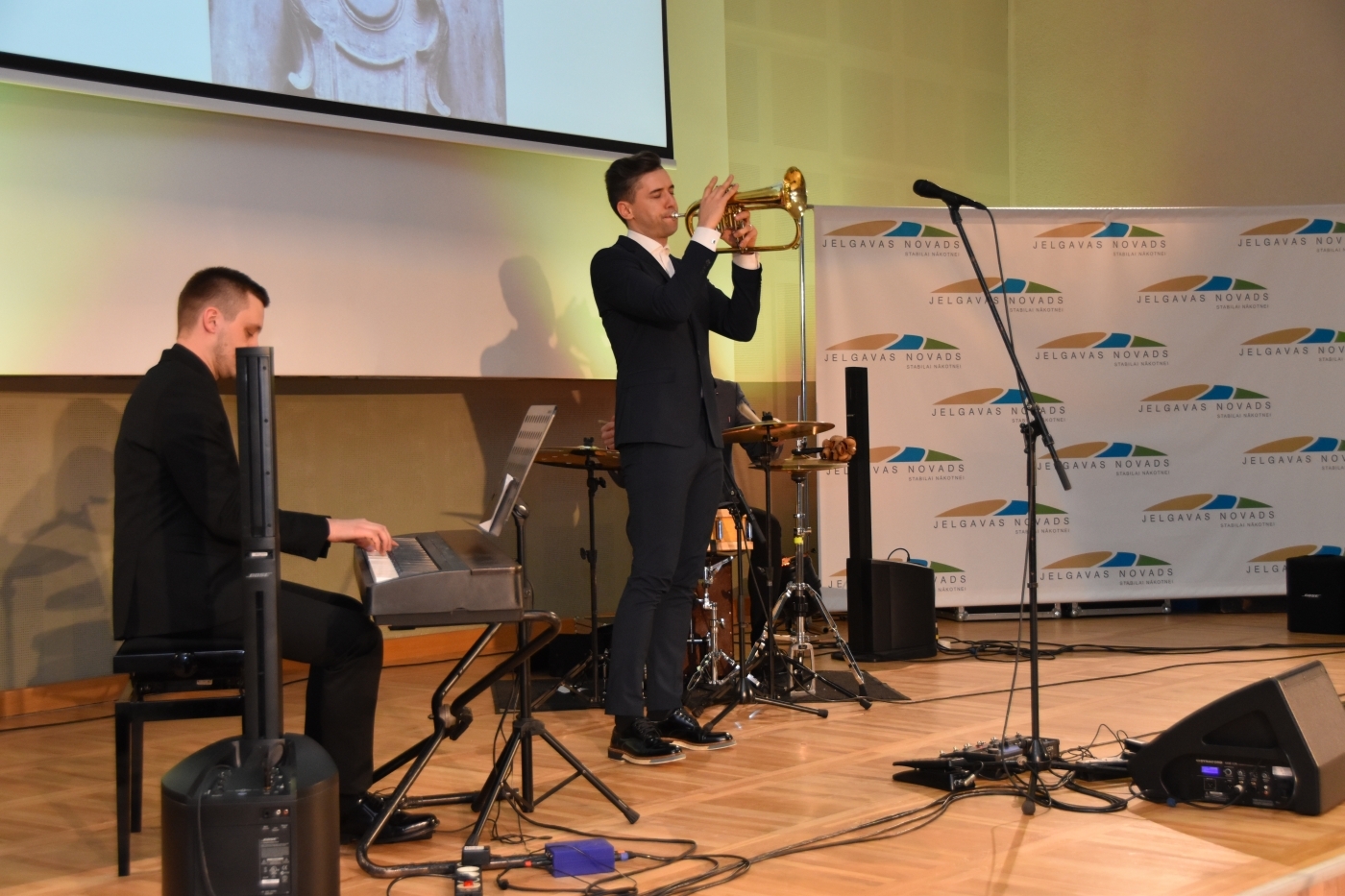 s1_20147.jpg