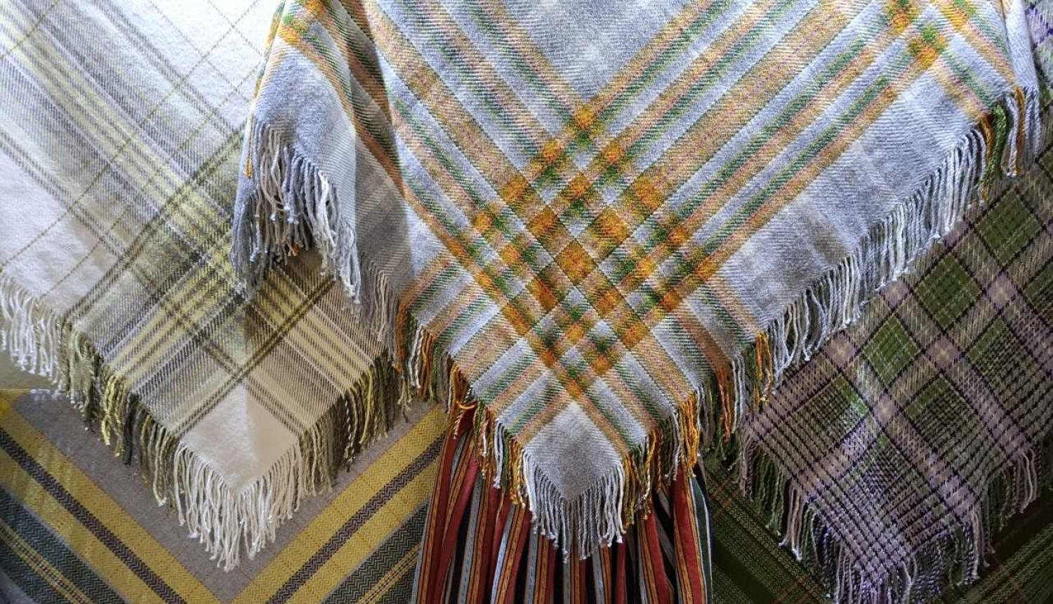 Nākotne_Lakati