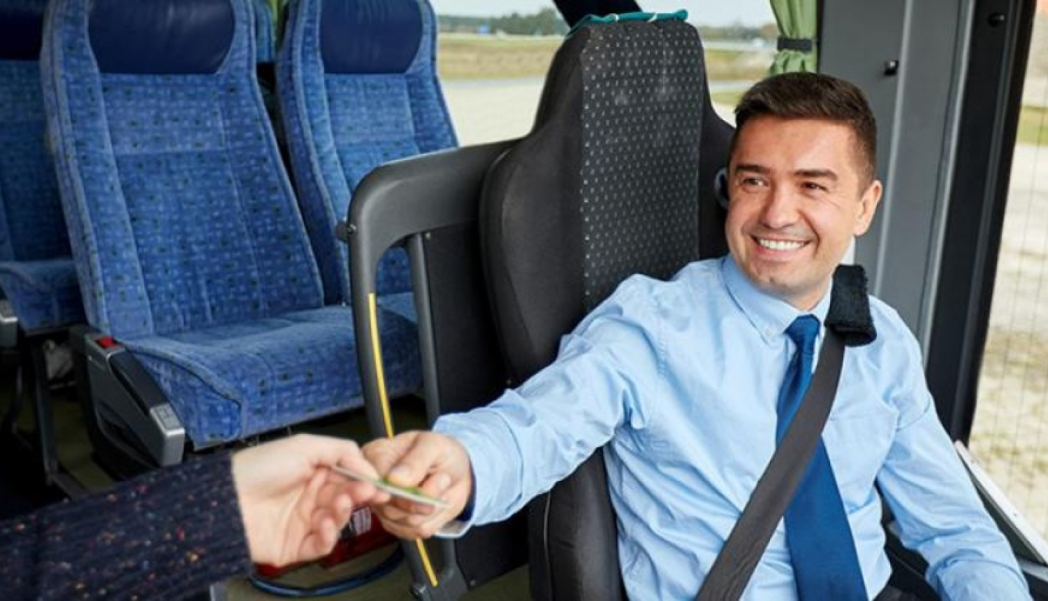 Braukšanas maksas atvieglojumu saņemšanai sabiedriskajā transportā būs nepieciešama eID karte