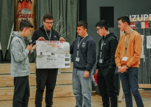 Aizupes pamatskola uzņem projekts