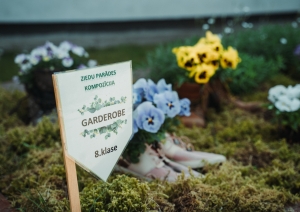 Ziedu parāde Platones skolā