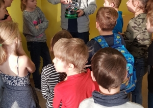 Izglītojamo individuālo kompetenču attīstības projektā Jelgavas novada skolās norisinājās pasākums “Uzbūvē savu robotu”