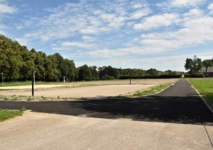 SPORTA LAUKUMA LABIEKĀRTOŠANA ZAĻENIEKU CIEMĀ PIE ZAĻENIEKU PAMATSKOLAS