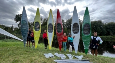 Airēšanas slaloma laivu iegāde ūdens sporta aktivitāšu veicināšanai Ozolnieku sporta skolā