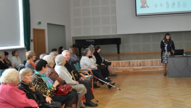 Seniori gūst zināšanas veselības veicināšanai semināros un praktiskos pasākumos