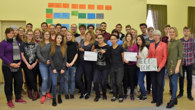 Dalībnieku grupas bilde