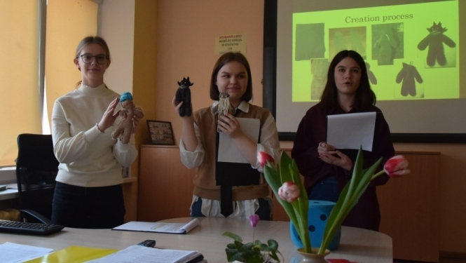 Staļģenes vidusskolas skolēni prezentē savus projektu darbus