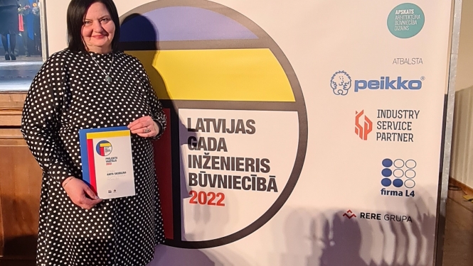 Atzinīgi novērtē projektu vadītājas darbu