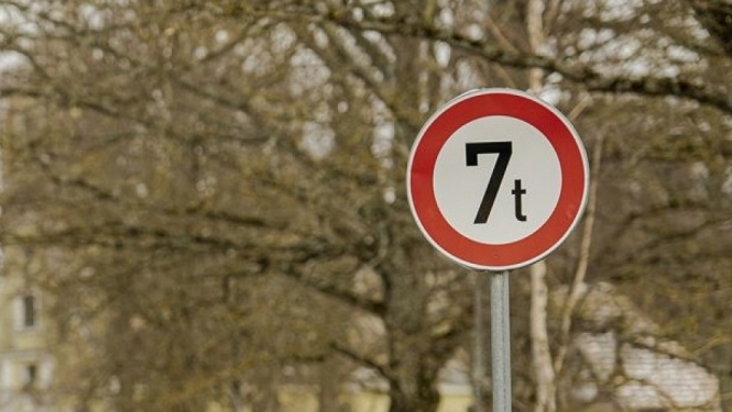 Platones pagastā ieviesti autotransporta masas ierobežojumi