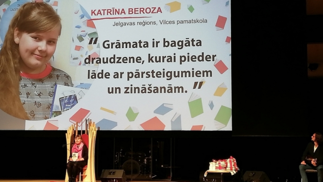 Vilces pamatskolas skolniece Katrīna Beroza pārstāvēja Jelgavas reģionu Latvijas Nacionālās skaļās lasīšanas sacensību finālā