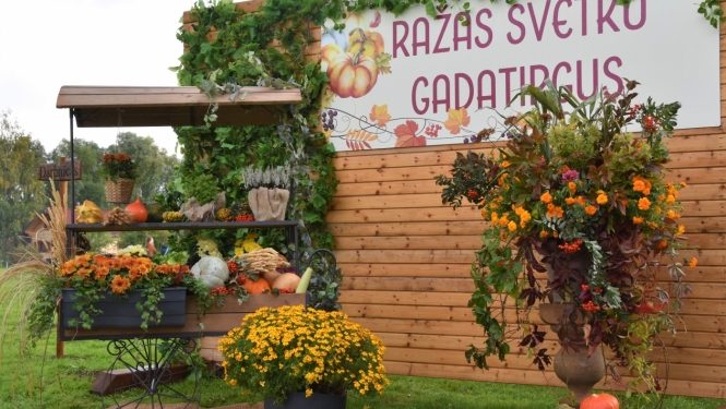 Ražas svētku tirdziņš pie restorāna "Zemnieka cienasts"