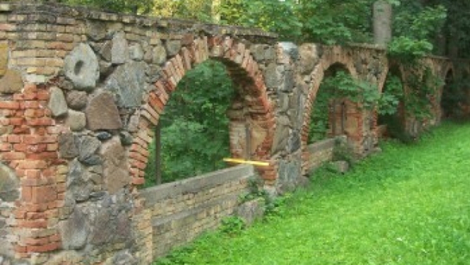 Noskaidrots uzņēmums Elejas Tējas namiņa restaurācijai