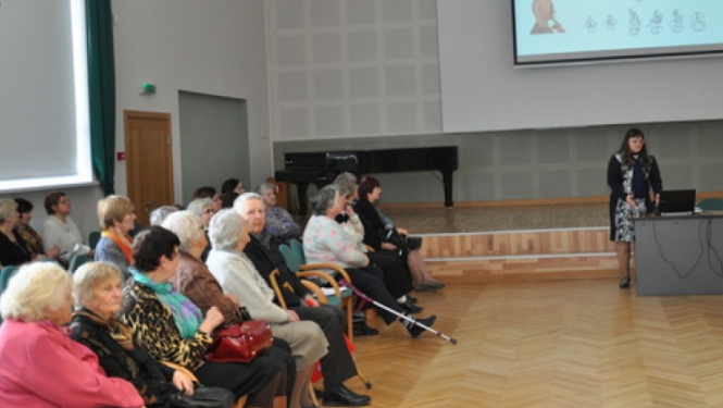 Seniori gūst zināšanas veselības veicināšanai semināros un praktiskos pasākumos