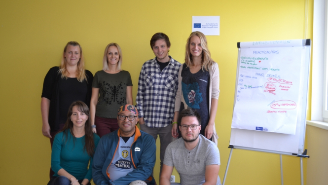 Dalībnieku grupas bilde