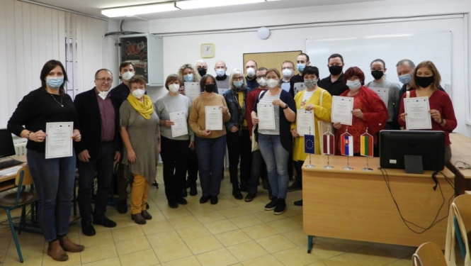 Zaļenieku komerciālās un amatniecības vidusskolas profesionālo izglītības programmu pedagogi Slovākijā apguva neformālās izglītības metodes