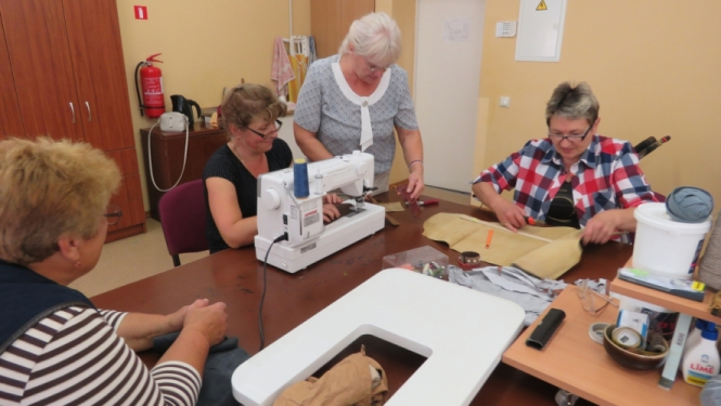 Apmāca mentorus un iesaista praktisku apmācību ciklā cilvēkus ar īpašām vajadzībām