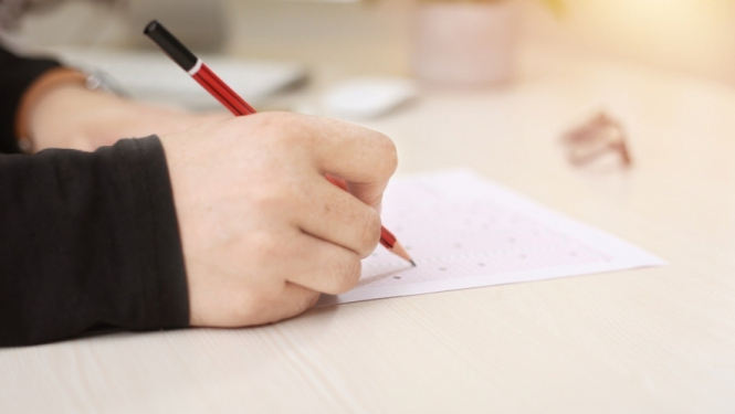 Šonedēļ 9.klases skolēni kārto obligātos diagnosticējošos darbus latviešu valodā un matemātikā