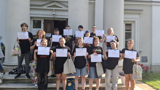 Erdkinder Montessori & Farm School