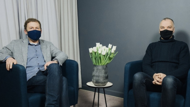 Ģimenes aicina uz jaunu TV raidījumu “Vecāku stunda”