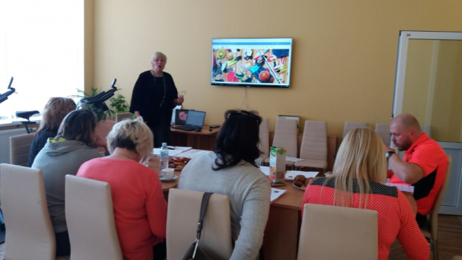 Sporta pedagogi seminārā apgūst jaunas metodes sporta nodarbību vadīšanā un iepazīstas ar projektā izstrādātu rokasgrāmatu