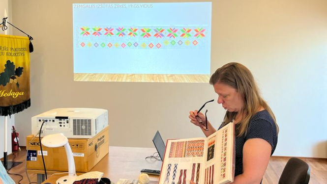 Zemgales rakstaino zeķu adīšanas prasmju saglabāšana Jelgavas novada Vilces pagastā