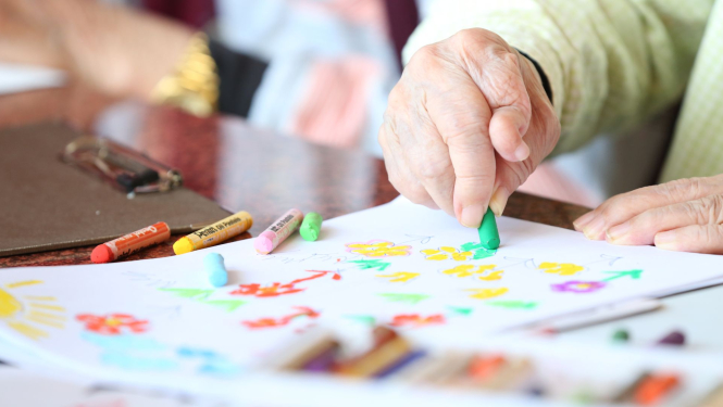 Apstiprina maksu par sociālajiem pakalpojumiem