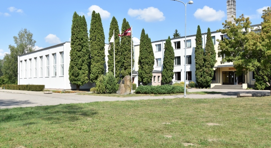 Elejas vidusskola