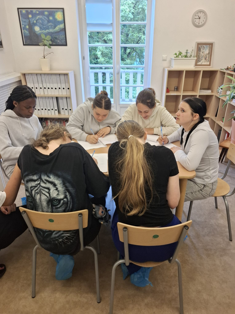 Erdkinder Montessori & Farm School