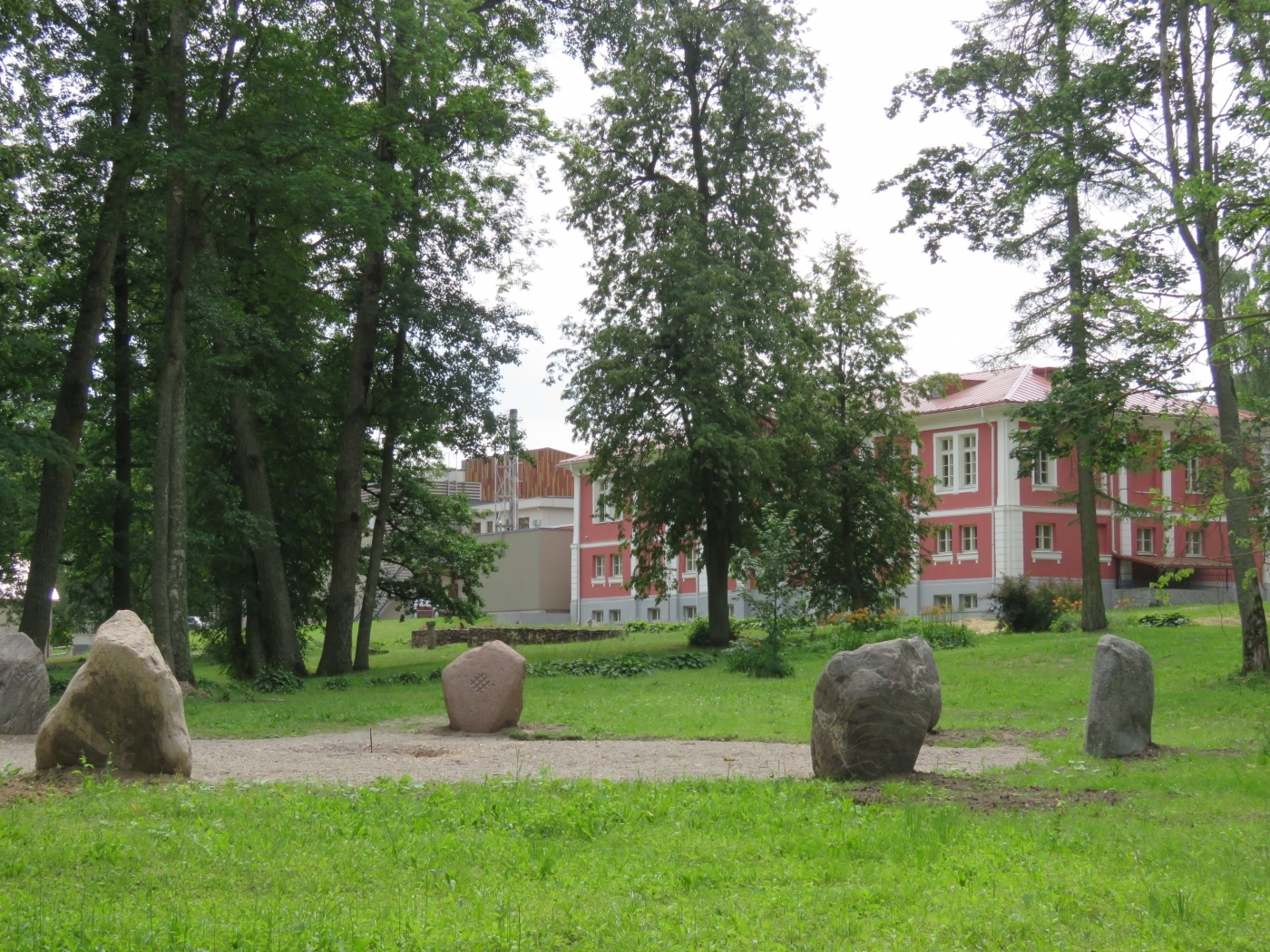 Staļģenē izveidota gadskārtu un svinību vieta