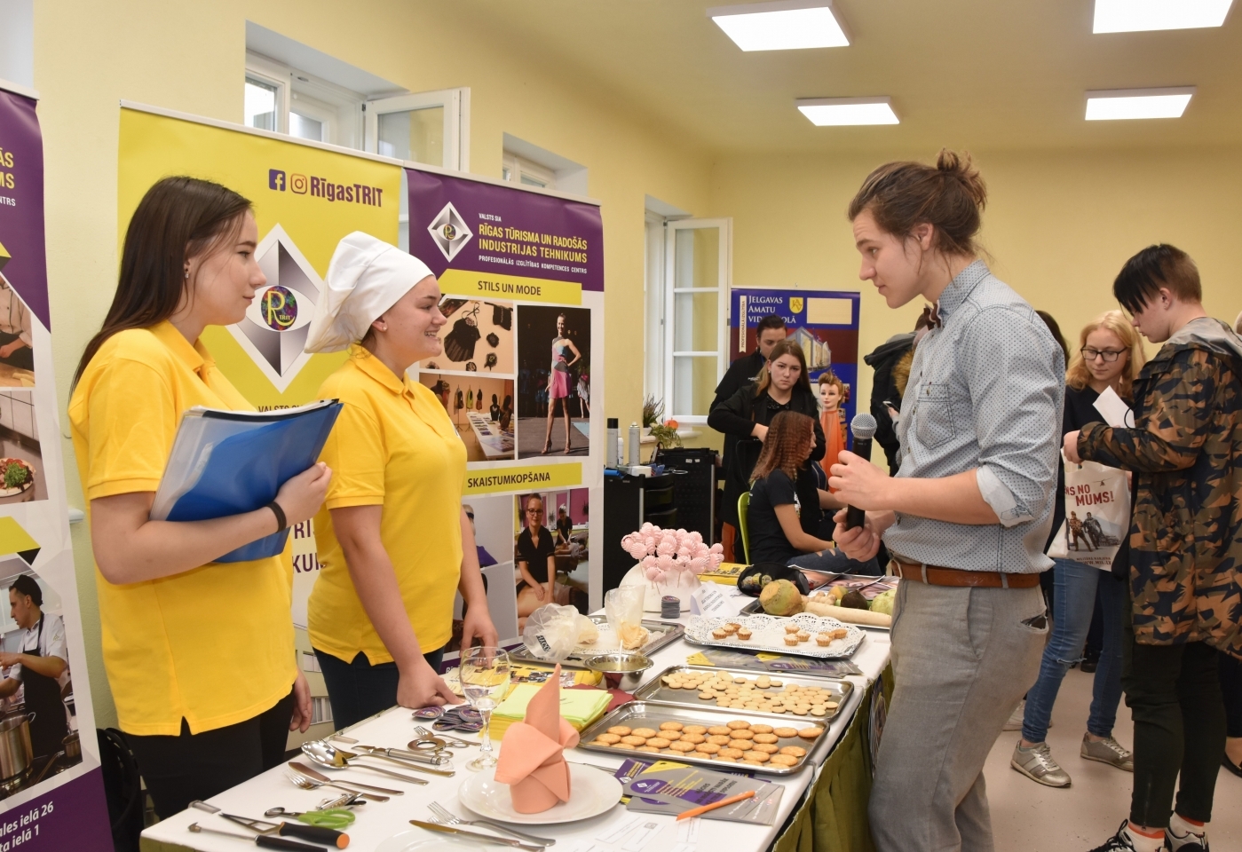 Karjeras nedēļā Jelgavas novada skolēni izzina nākotnes profesijas