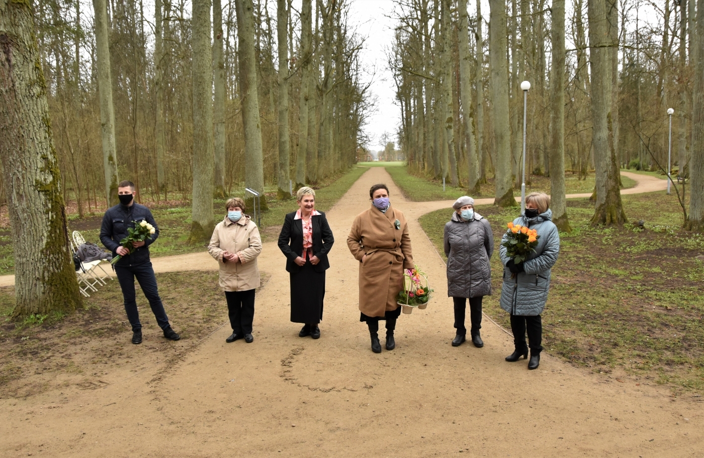 Senioru apbalvojumu pasniegšana