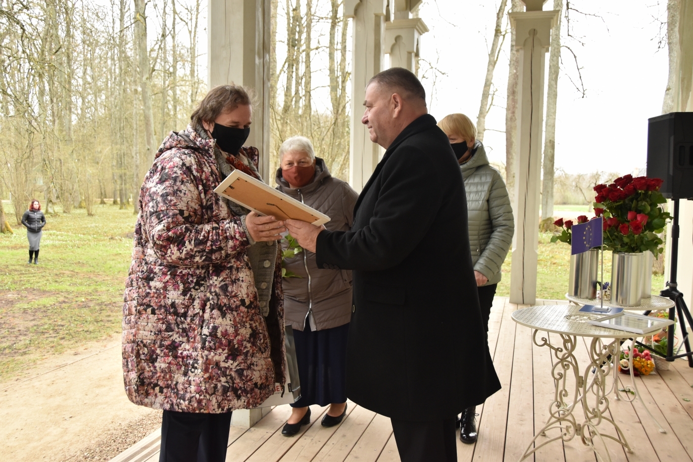 Senioru apbalvojumu pasniegšana