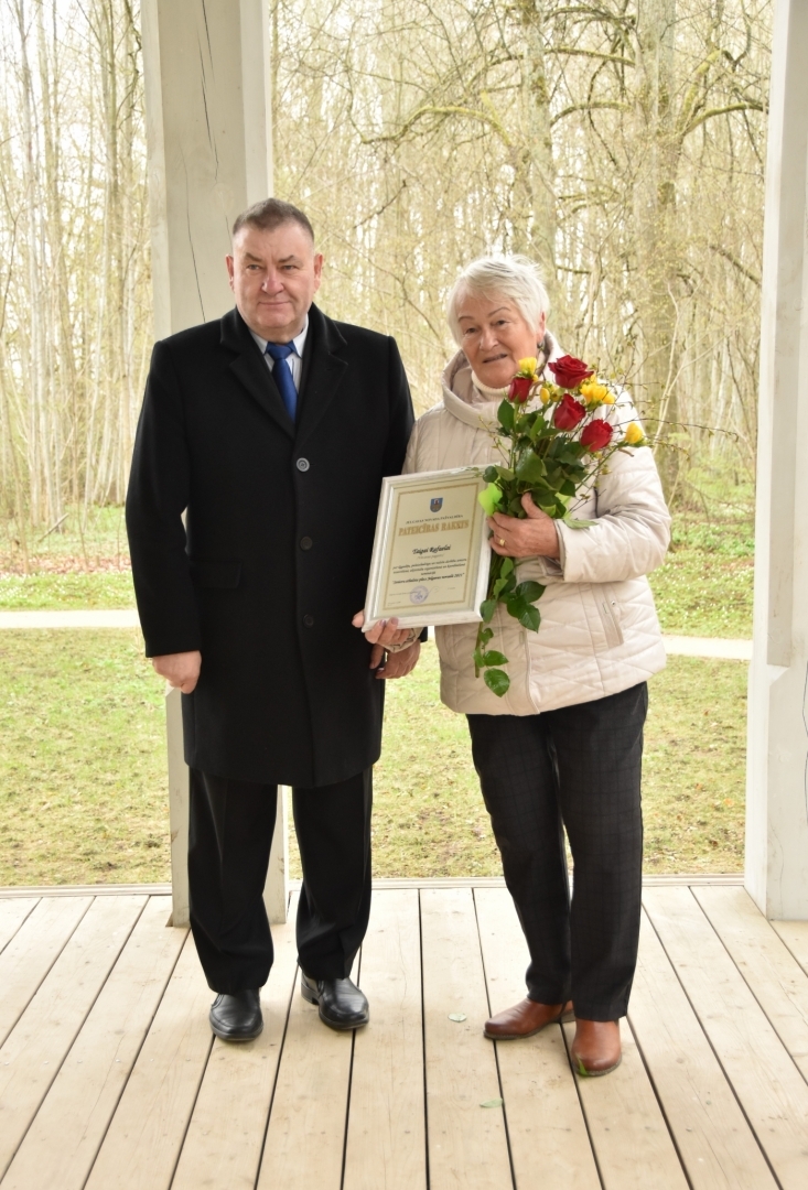 Senioru apbalvojumu pasniegšana