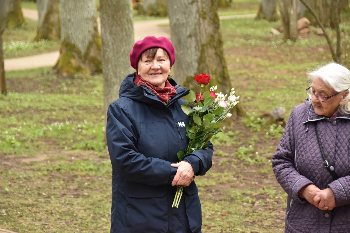 Senioru apbalvojumu pasniegšana