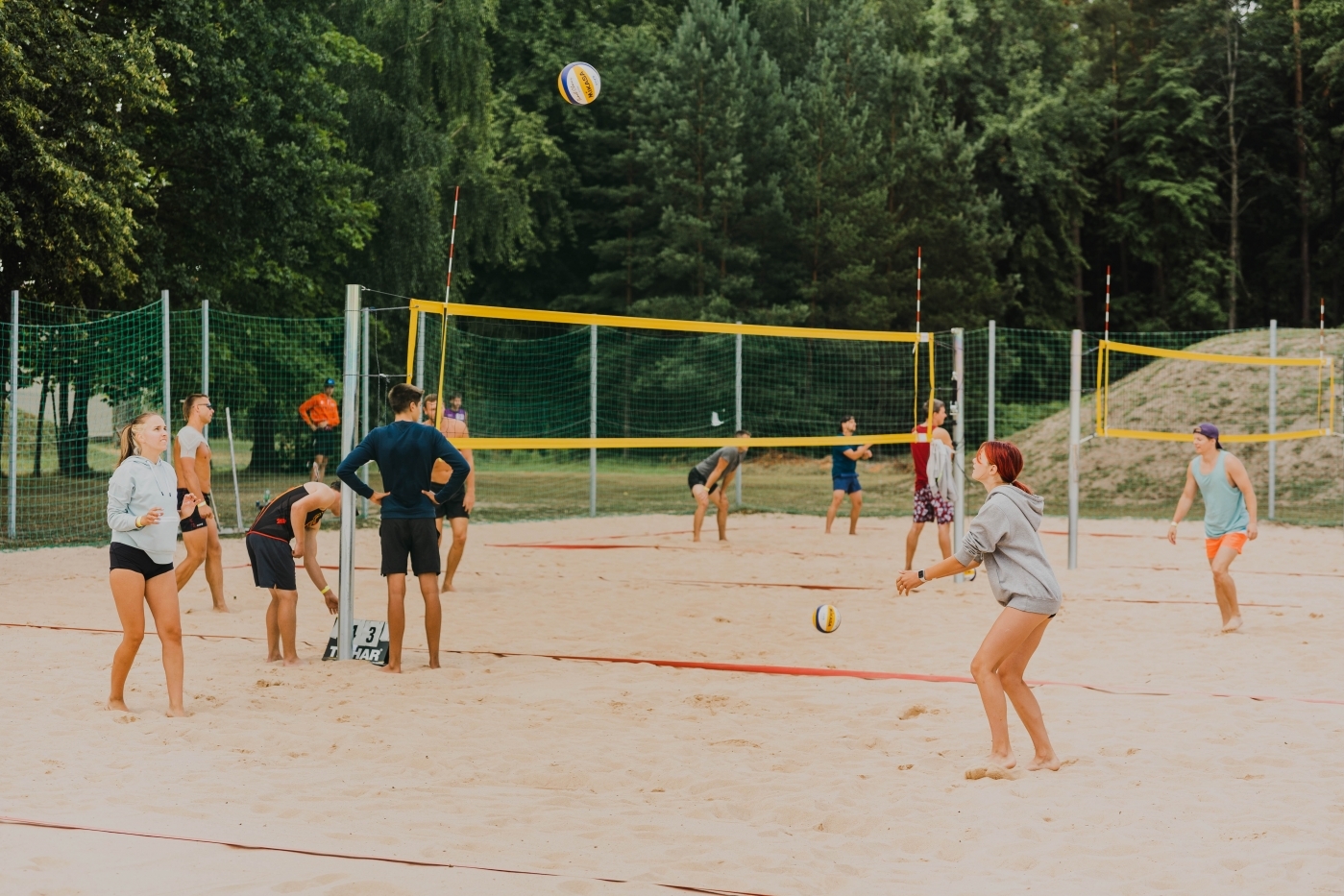 Pastaiga pa Ozolnieku ezera laivu parku