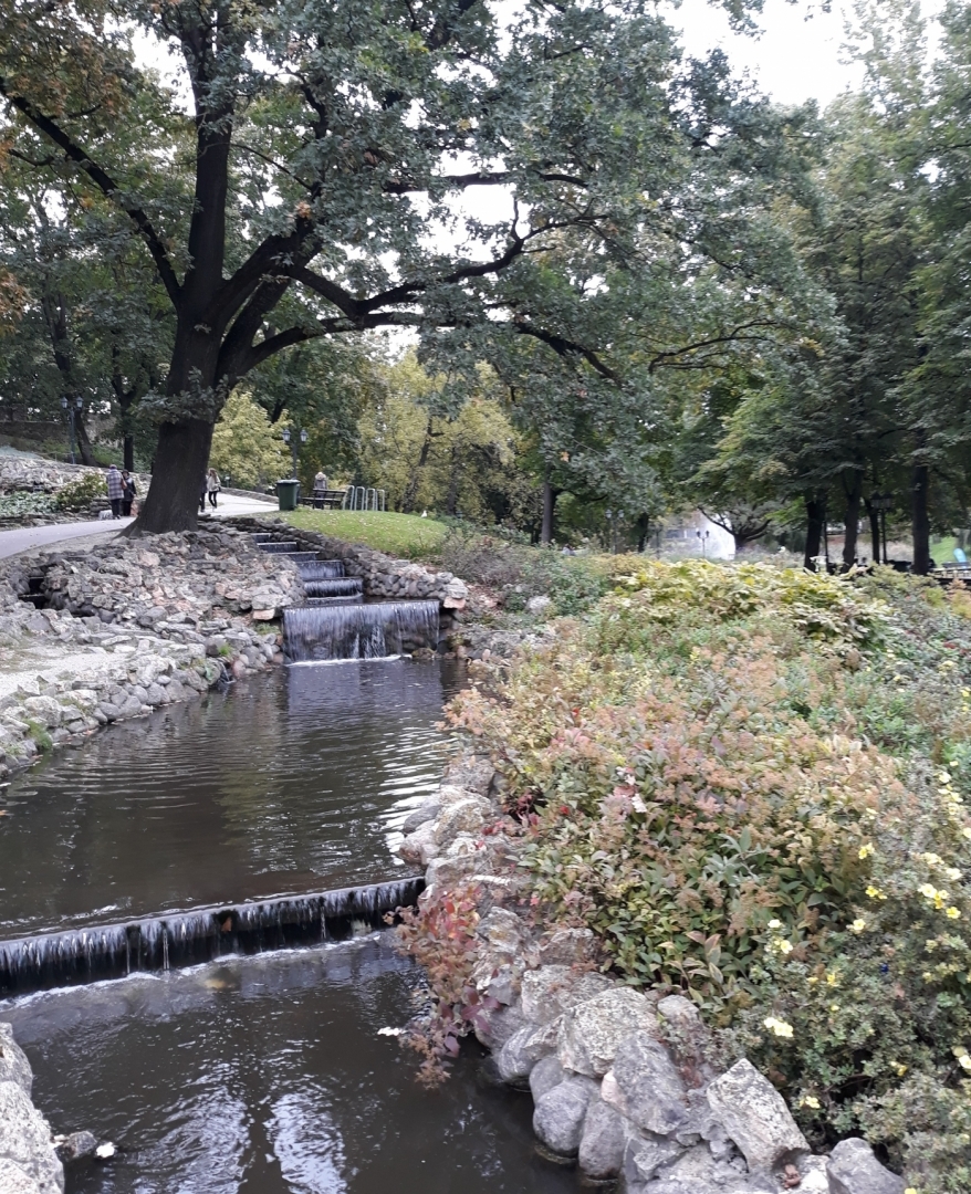 Iepazīstas ar parku uzturēšanas un apsaimniekošanas jautājumiem ainavu attīstībai un tūristu piesaistei