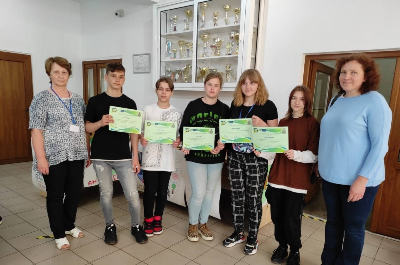 Aizupes pamatskolas skolēni apgūst vides jautājumus Rumānijā