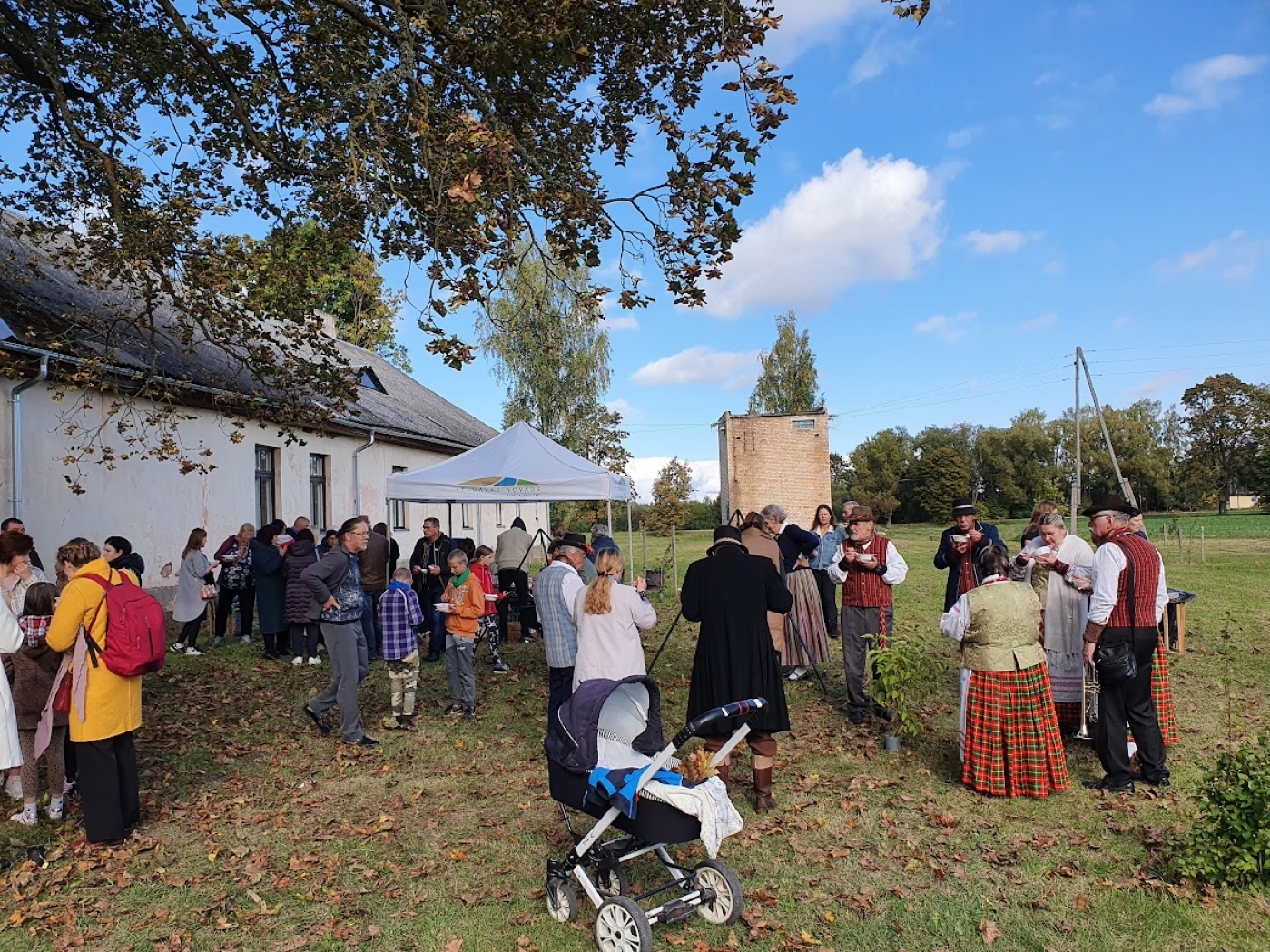 Aktīvās atpūtas diena "Visi uz Vilci!" rudenīgajā Vilces muižas parkā