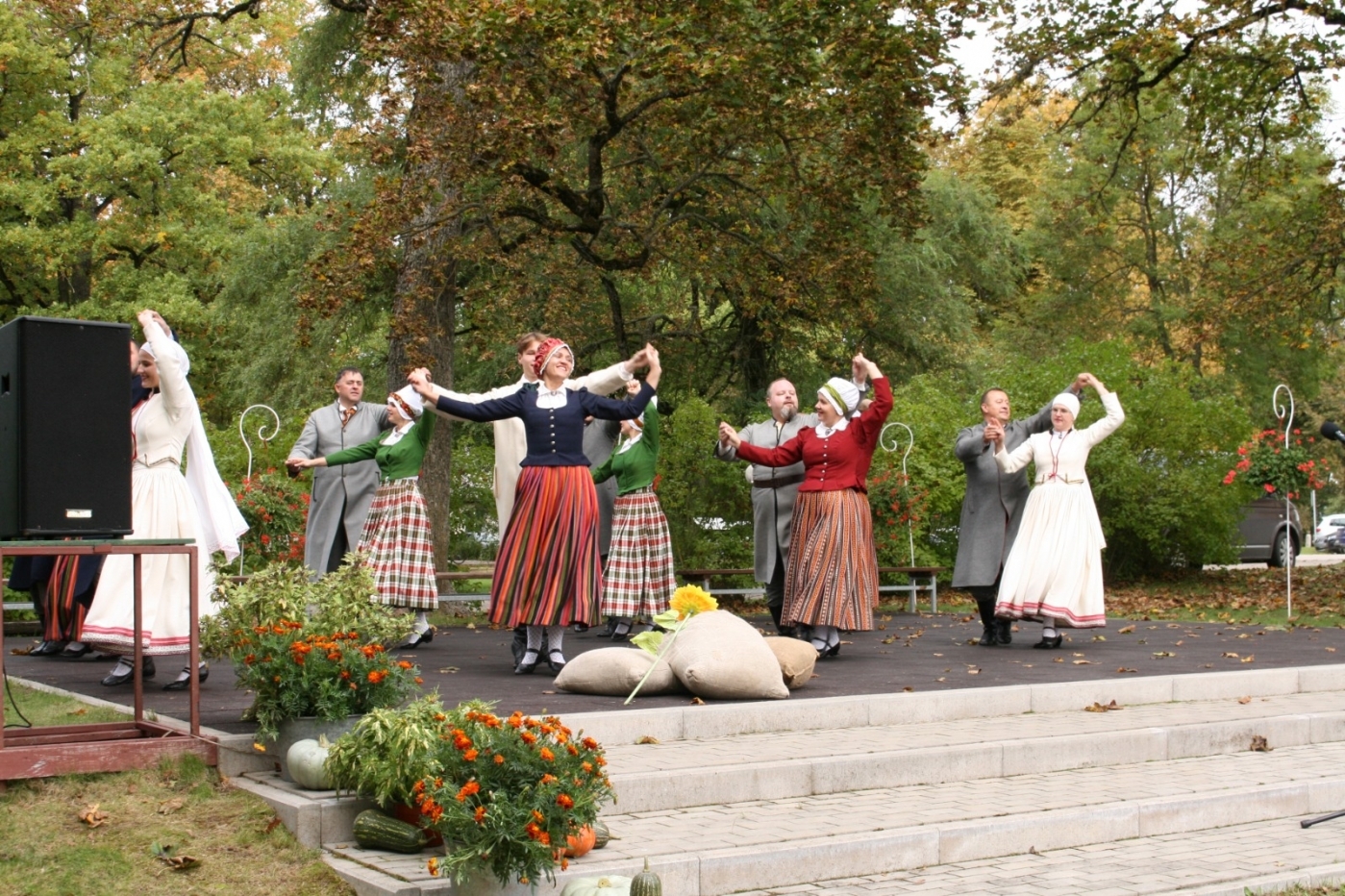 Aktīvās atpūtas diena "Visi uz Vilci!" rudenīgajā Vilces muižas parkā