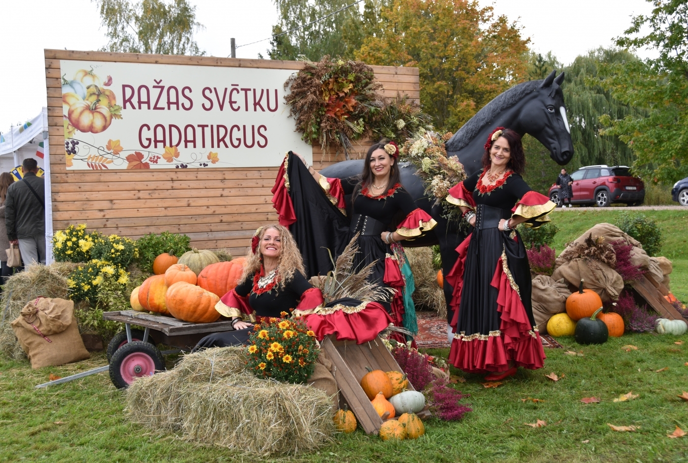 Ražas svētku gadatirgus pie restorāna "Zemnieka cienasts"