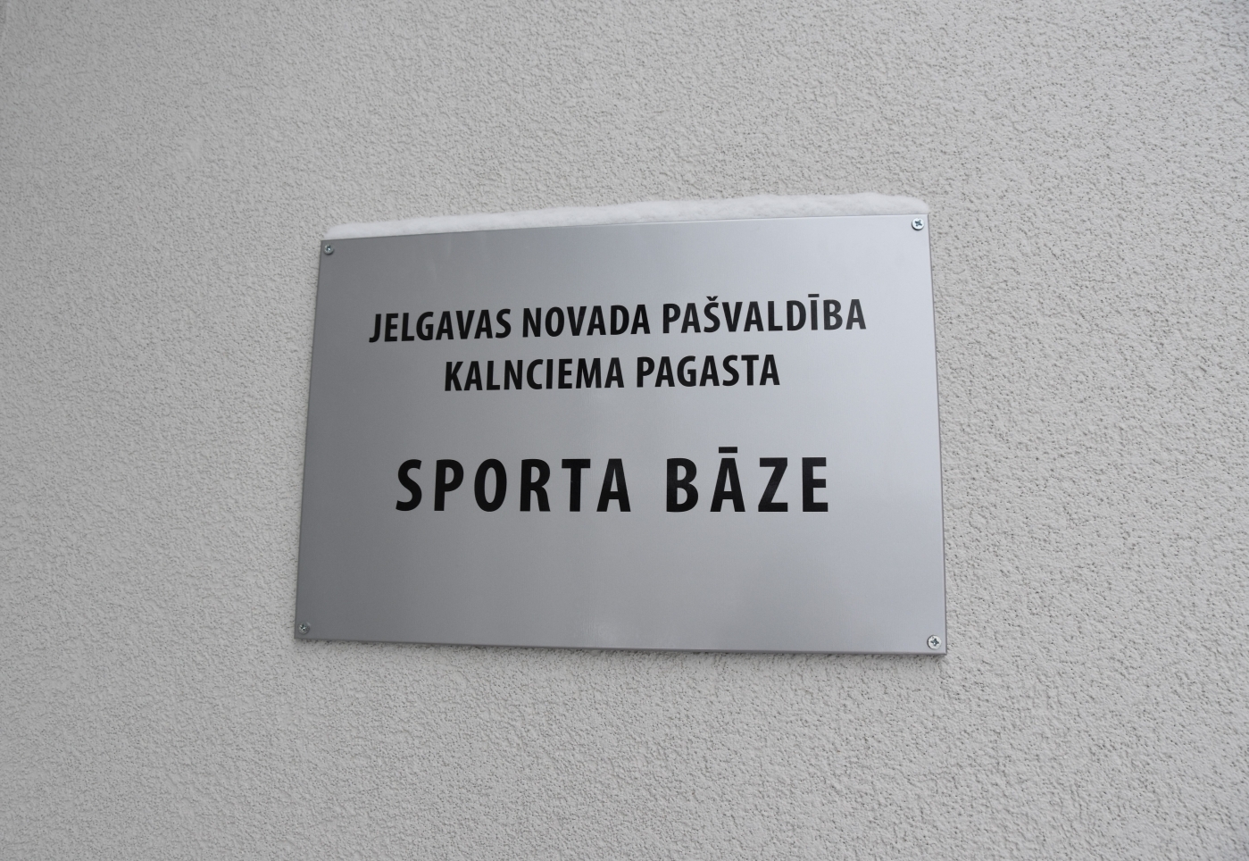 Svinīgi atklāta Kalnciema pagasta sporta bāze